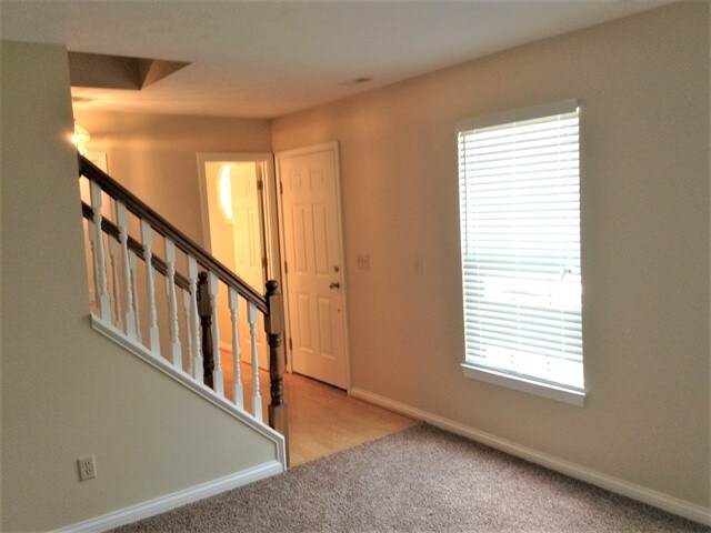 Photo - 8428 Stratford Ct House