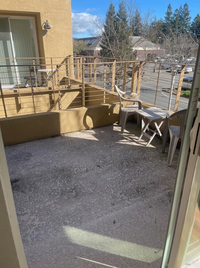 Photo - 332 City Center Dr