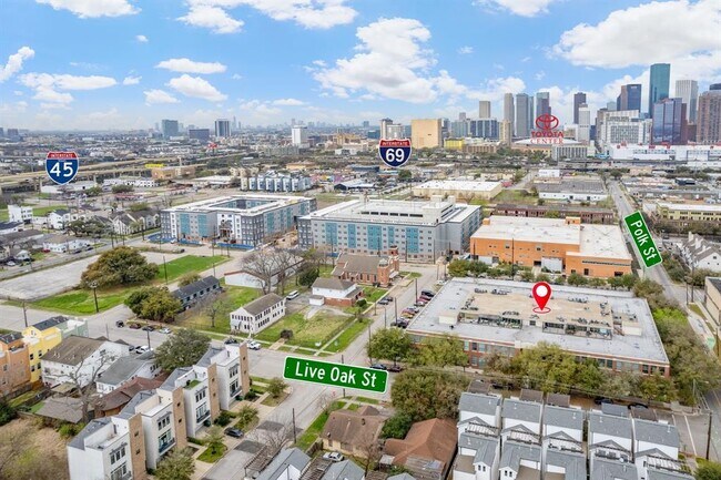 Building Photo - 1312 Live Oak St Unit 215 Rental
