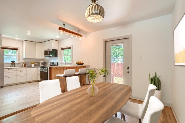 Photo - Updated Highland home with mid-century charm