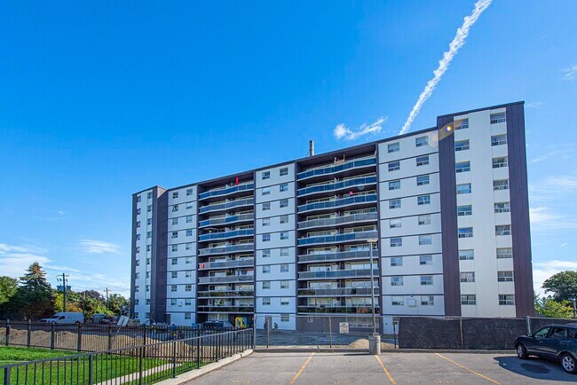 Building Photo - 2570 Kingston Rd