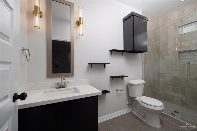 Photo - 13 Hawthorne Ave Unit 4