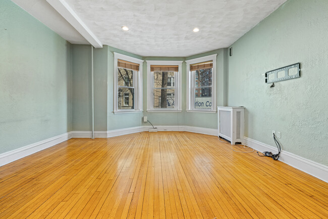 Photo - 2 Euston St Unit 1