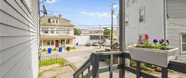10 Phenix Ave Unit 10 apt 1