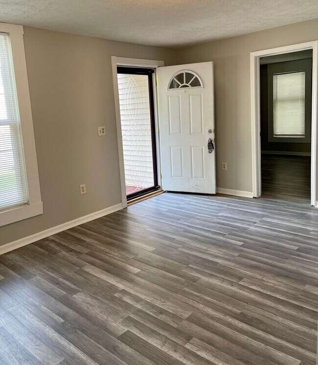 Updated 3 bedroom, 2 bath located near Mem... Rental House Rental in