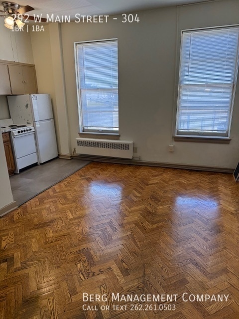 Photo - 292 W Main St Unidad 304