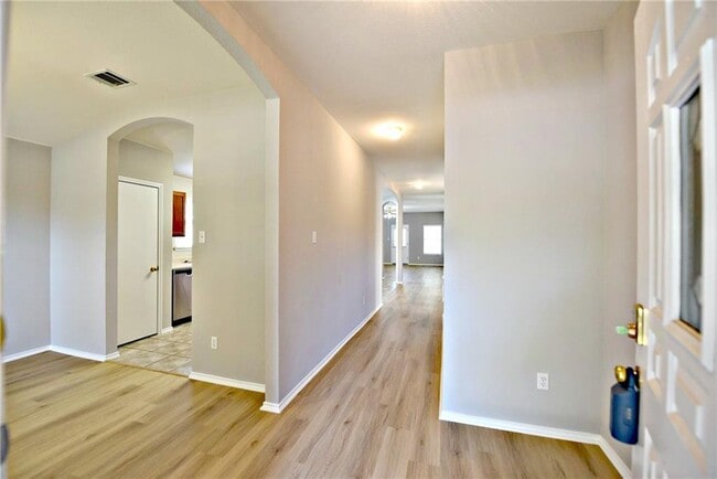 Photo - 510 Golden Gate Dr
