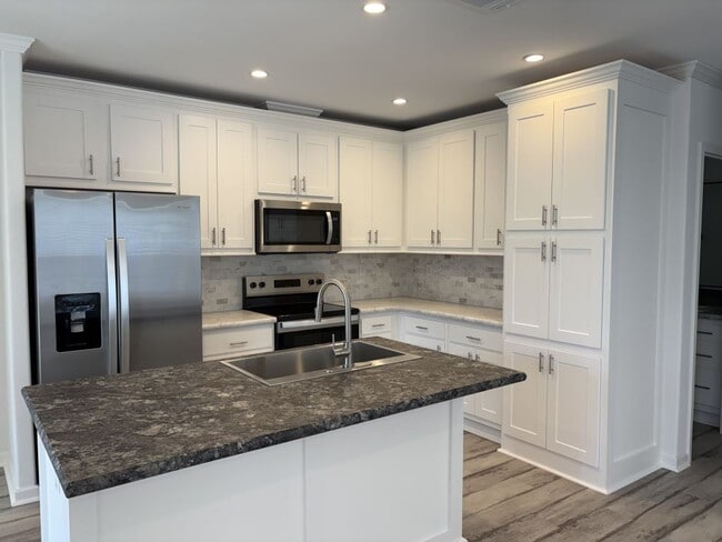 Photo - 19148 Meadowbrook Ct