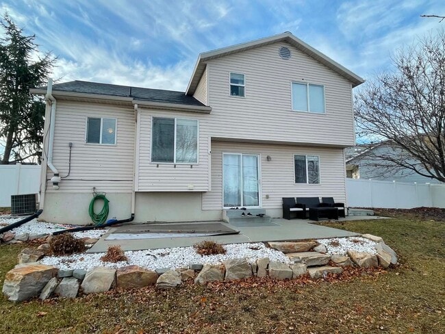 3518 S Moon Beam Bay