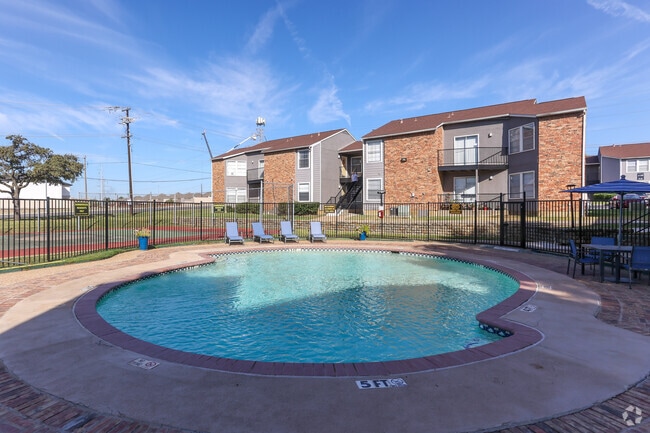 Piscina - Summerwood Apartments