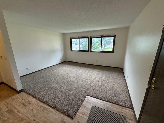 Living Room - 4831 Tama St Unit 4