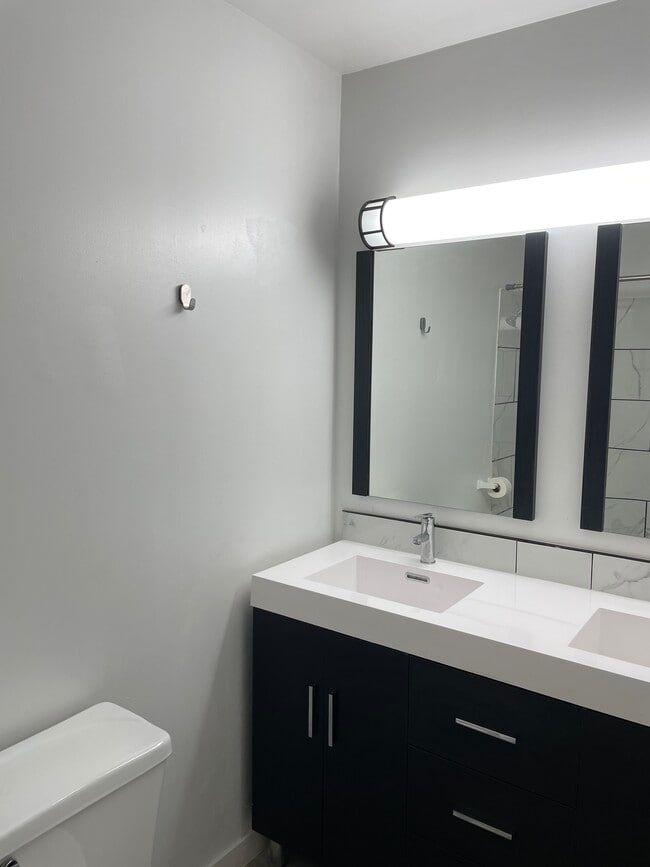 Photo - 1586 E Ventnor Ave