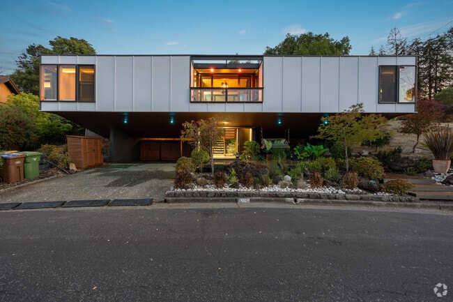 Building Photo - 100 Wimbledon Way Rental