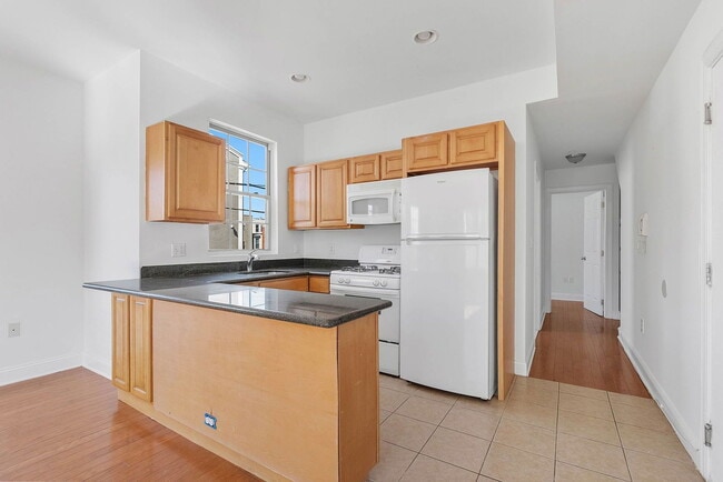 Photo - 621 N 33rd St