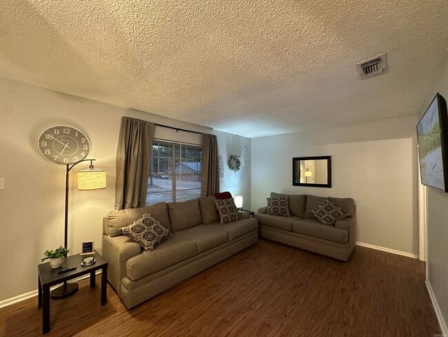 Photo - 3800 Pine St