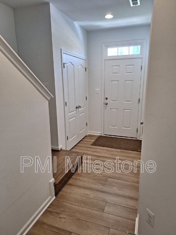 408 Slick Terrace