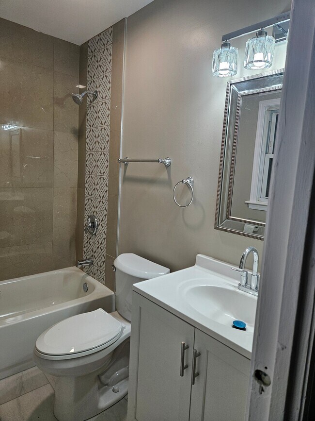 Photo - 1020 S Park Blvd