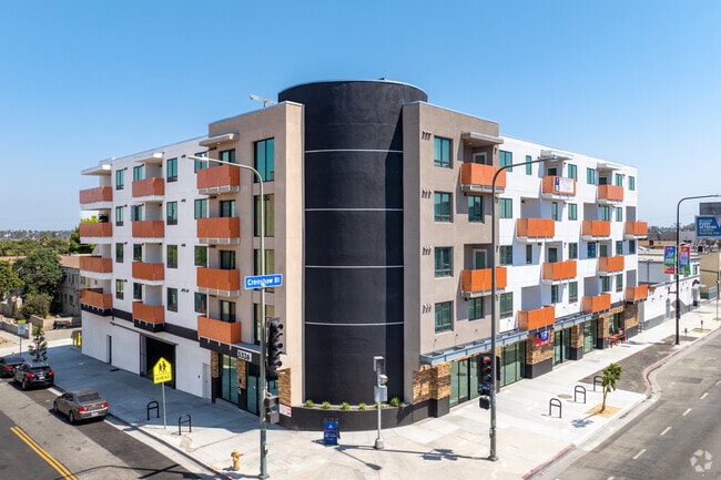 Building Photo - 5300 Crenshaw Rental