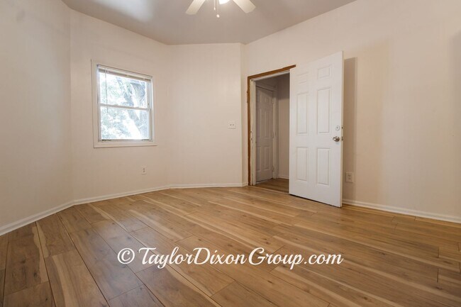 Photo - 4339 S Hermitage Ave Unit 2F