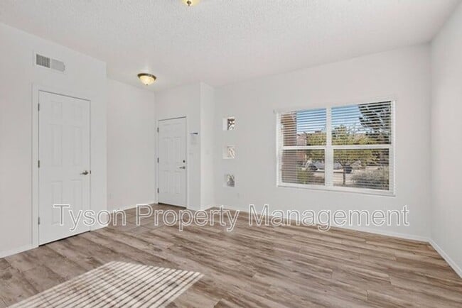 Photo - 6412 Sincho Ave