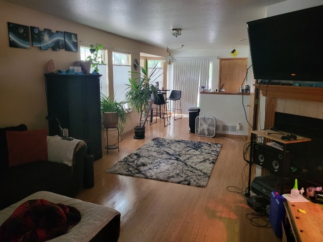 Photo - 1115 W Swallow Rd