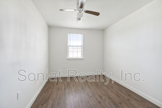 Photo - 7710 N Coronet Ct