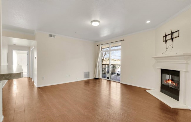 Photo - 3875 S Dayton St Unidad 102 Rental