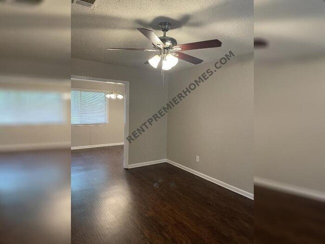 11301 Donnie Dr