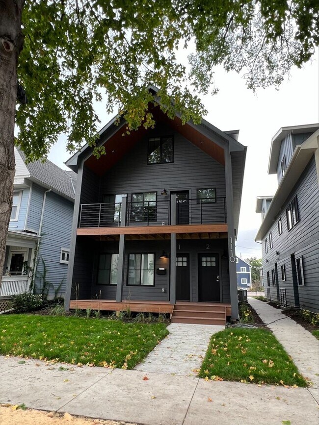 Building Photo - 1110 7th St SE Unit #2 Rental