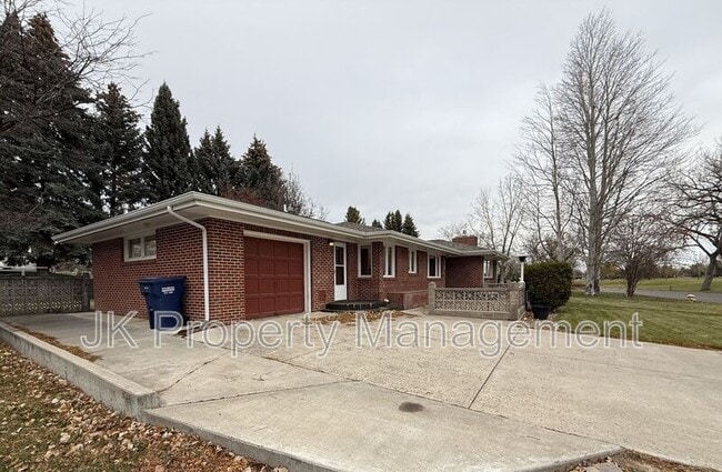 Photo - 1726 Alder Dr