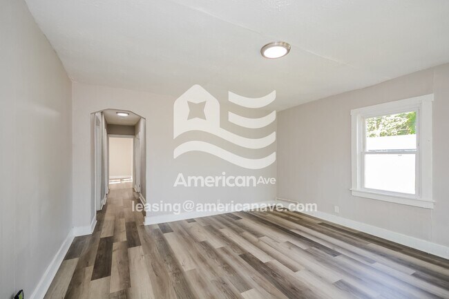 Photo - 4001 Grand Ave