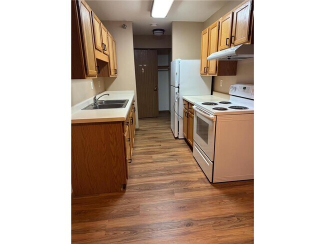 Photo - 611 Main St S Unidad #205