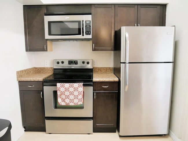 Building Photo - 4668 Pembrook Pl Unit J-203