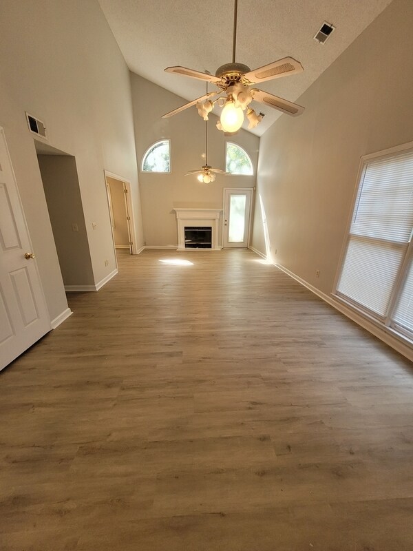 Photo - 508 Farmingdale Rd SE