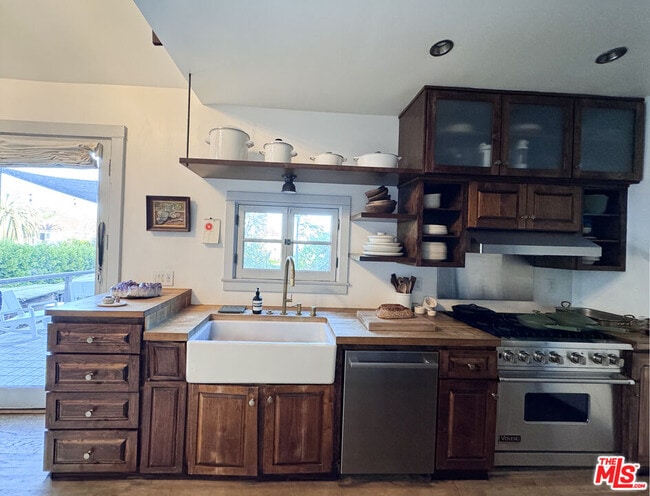 Photo - 814 E Edgeware Rd