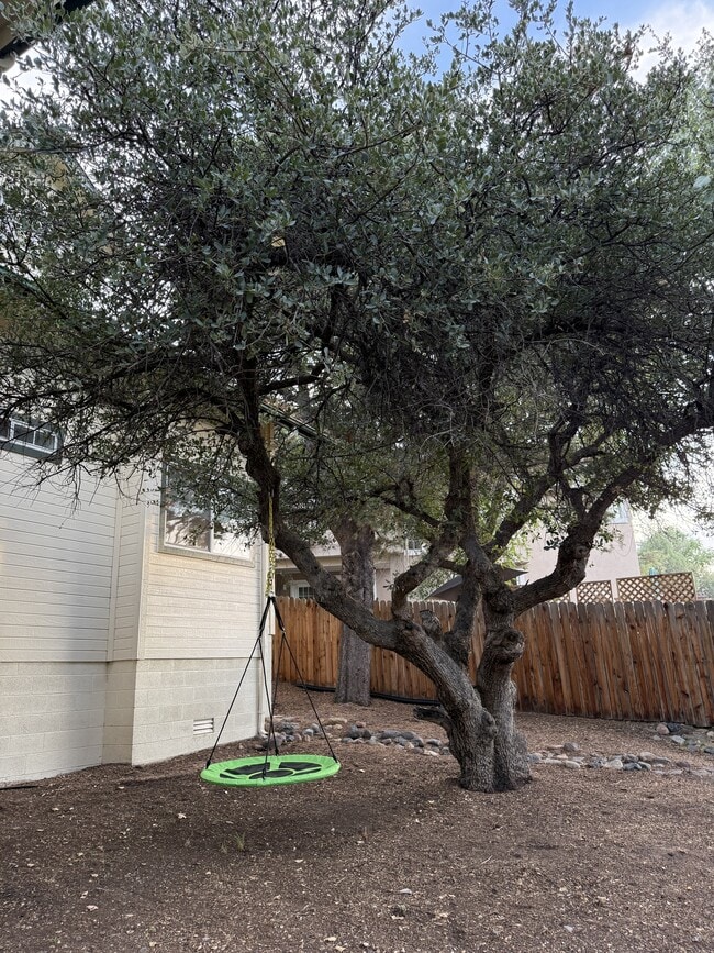 Photo - 242 W Rosser St