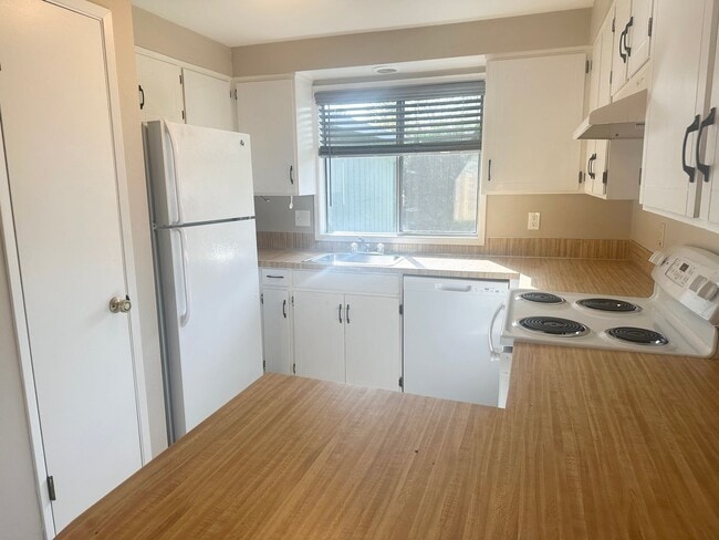 Photo - MCQ908 Unit A