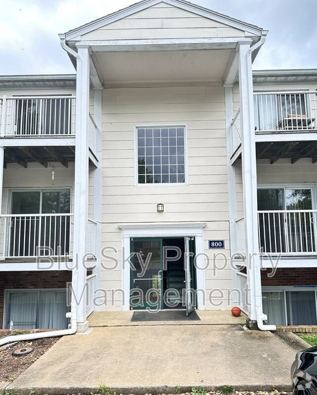 Building Photo - 800 Runnel Ct Unit #3 Rental