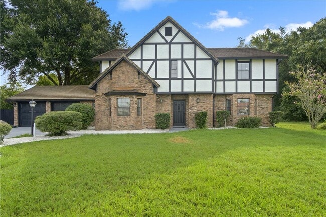 Building Photo - 2540 Albany Dr