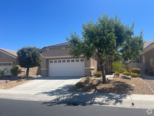 Building Photo - Apple Valley-Del Web Home, 2 Bedrooms,2 Ba...
