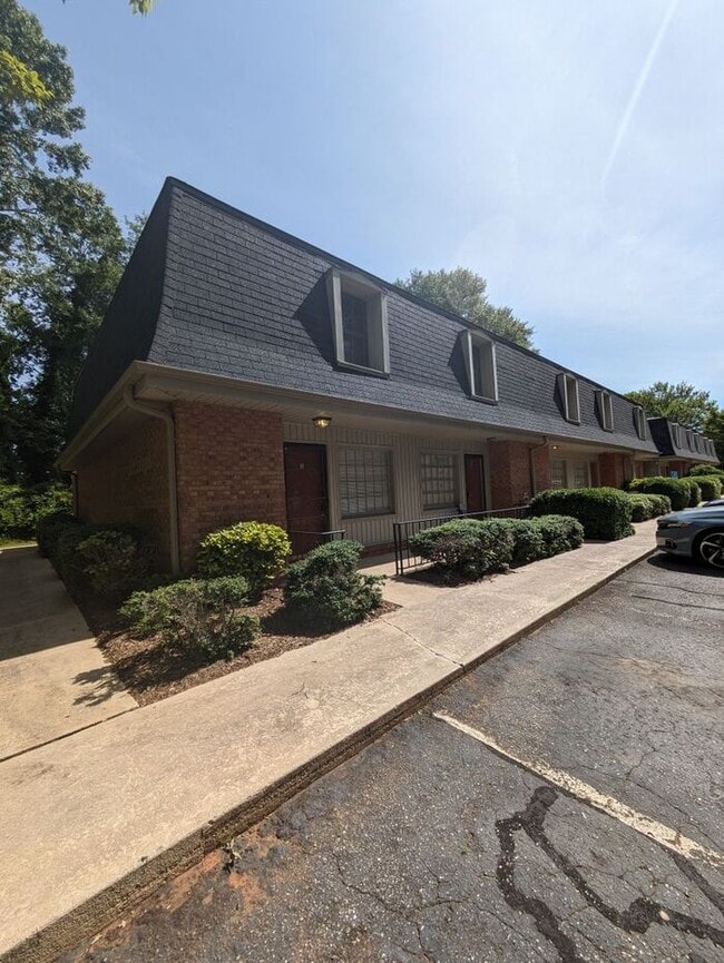 Building Photo - 2BD/1.5BA Townhome at Francescan Terrace