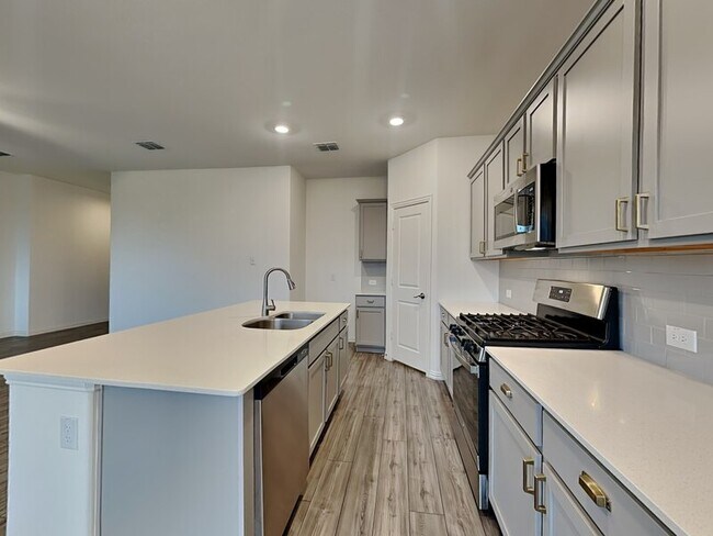 Photo - 7209 Dandelion Rd