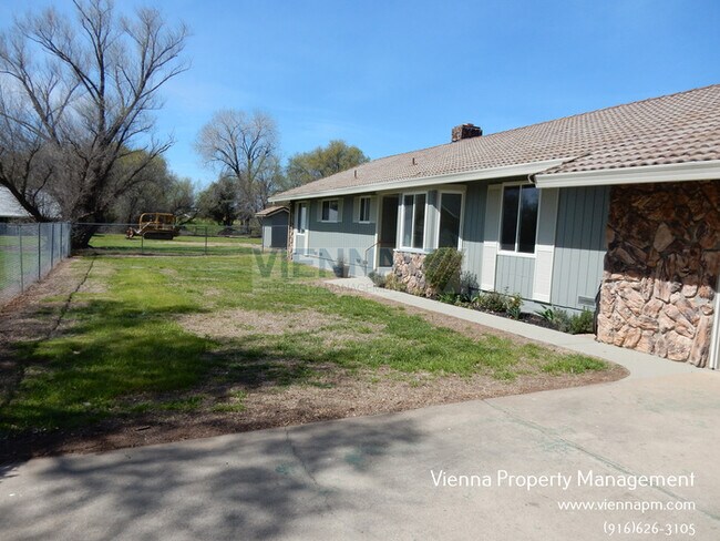 Photo - 1075 Big Ben Rd