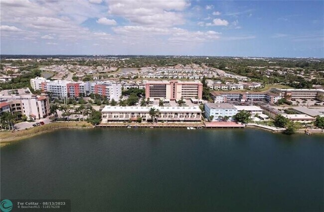 Photo - 1101 Crystal Lake Dr Unidad 609