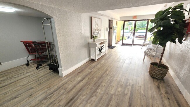 Photo - 2455 Lindell Blvd Unit 3109