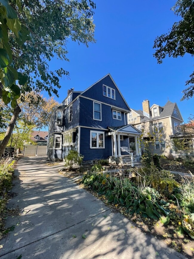 Photo - 2022 2nd Ave S