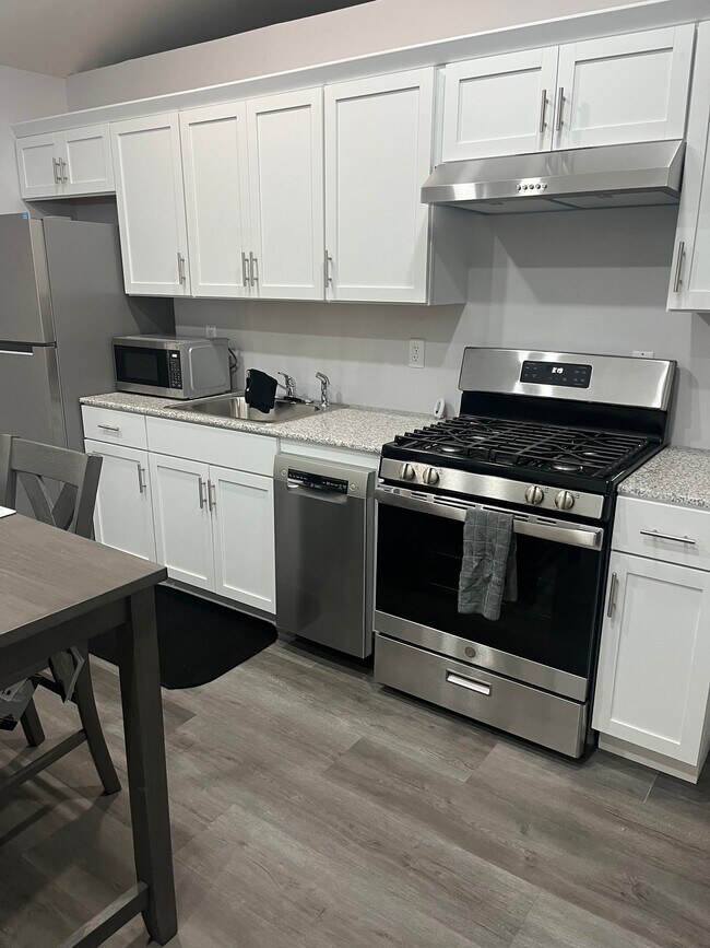 Building Photo - 193 Southampton St