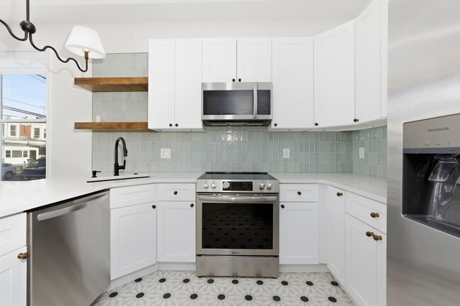 Building Photo - 2926 W Oxford St Unit A (Front)