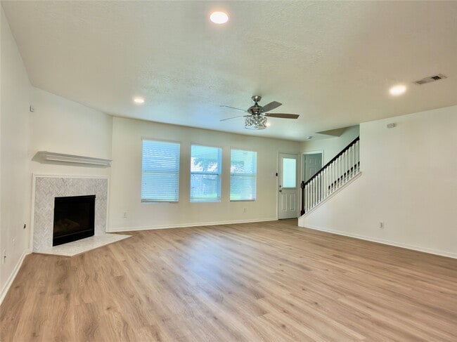 Photo - 4935 Fair Oak Dale Ln
