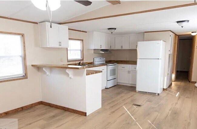 Photo - 2 Bed/1 Bath Mobile Home